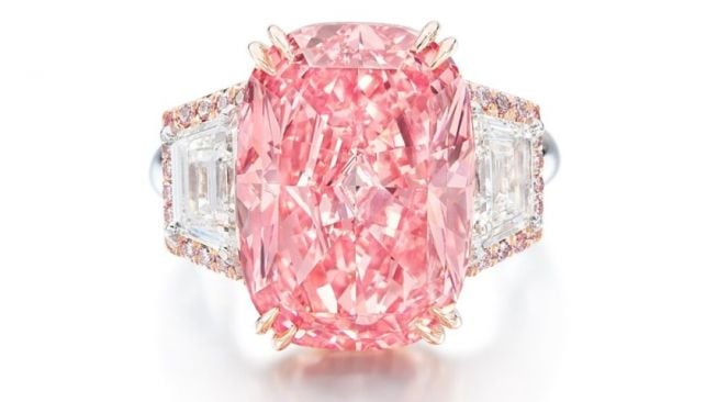 Berlian merah muda williamson pink star dalam bentuk cincin (wen/sothebys)