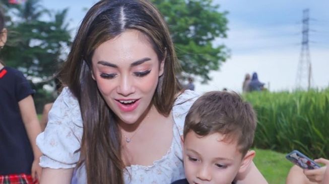 Perayaan Ulang Tahun Lucio Anak Celine Evangelista (Instagram/@celine_evangelista)