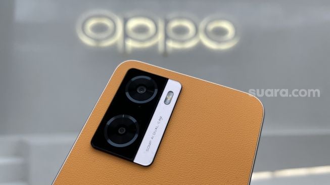 Oppo A77s. [Suara.com/Dicky Prastya] 