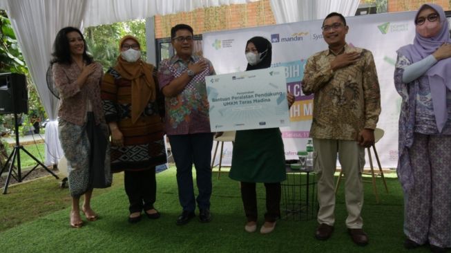 AXA Mandiri Dorong Peningkatan Literasi Keuangan Syariah dan Kesehatan bagi Pengusaha UMKM