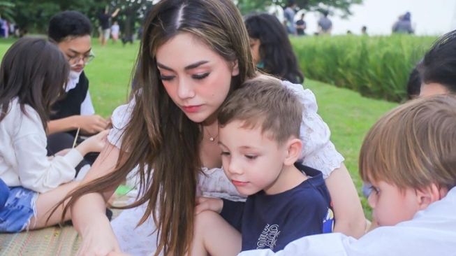 Perayaan Ulang Tahun Lucio Anak Celine Evangelista (Instagram/@celine_evangelista)