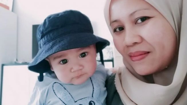 Potret Anak Artis Bareng Pengasuh (instagram/@riniperdiyanti)