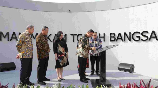 Anies Resmikan Taman Makam Tokoh Bangsa, Dibuat Demi Mengenang Jasa Pahlawan