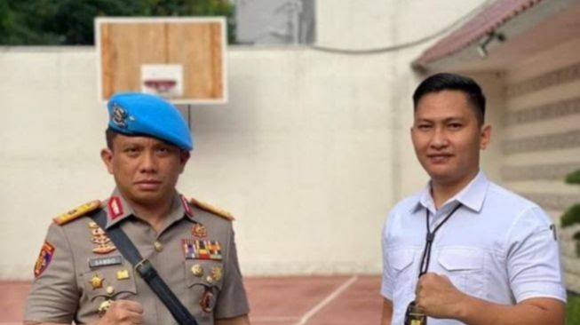 'Tenang Saja Bang, Saya Juga Paham Senjata', Adzan Romer Ungkap Cerita Yosua Acungkan Pistol ke Foto Ferdy Sambo