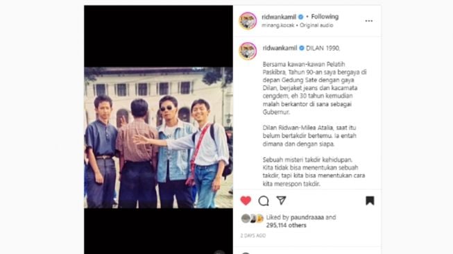 Unggah Foto Jadul, Potret Ridwan Kamil Pakai Jaket Dilan di Depan Gedung Sate Jadi Sorotan