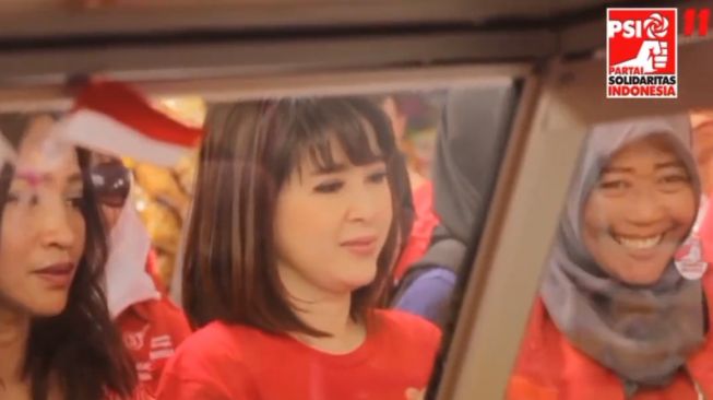 Video Lawas Ibu 'Penjual Dawet' Bersama Grace Natalie Langsung Tuai Cibiran Publik: PSI Tukang Ngeles