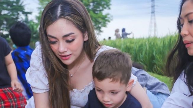 Perayaan Ulang Tahun Lucio Anak Celine Evangelista (Instagram/@celine_evangelista)