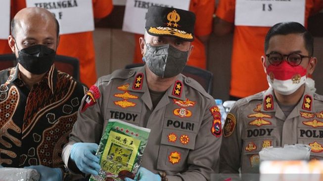 Teddy Minahasa Jadi Jenderal Polisi Pertama yang Ditangkap Karena Kasus Narkoba