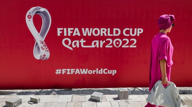 Logo Piala Dunia 2022 Qatar. [GIUSEPPE CACACE / AFP]