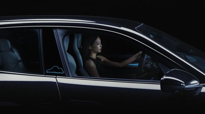 Jennie BLACKPINK personalisasikan seleranya di via Porsche Taycan 4S Cross Turismo [Carscoops]. 