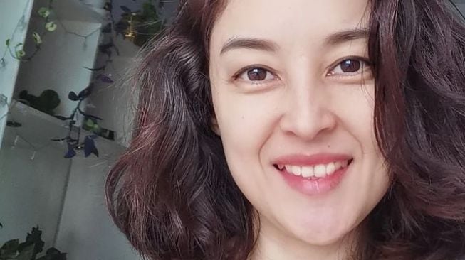 Artis yang Kini Kerja Kantoran (Instagram/@puttipatricia888)