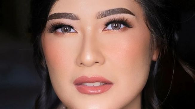 Artis yang Kini Kerja Kantoran(Instagram/@gheaoktarin)