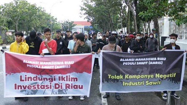 Mahasiswa Riau Peduli Sawit Unjuk Rasa Dukung UU Cipta Kerja Sektor Kehutanan