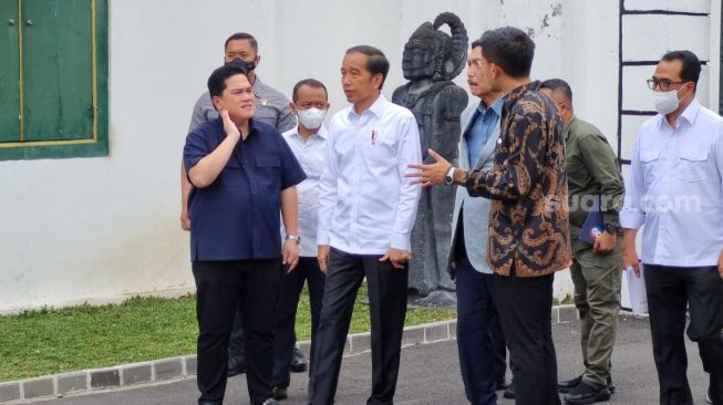 Kocak! Terlambat Datang di Pura Mangkunegaran, Gibran Malah 'Salahkan' Presiden Jokowi: Janjian Jam 12, Datang Jam 10