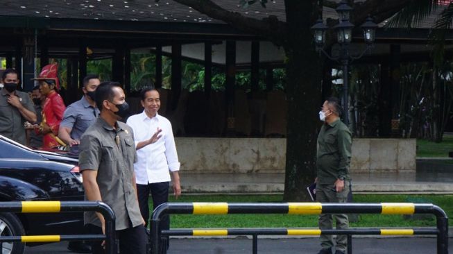 Jokowi dan Sejumlah Menteri ke Pendopo Agung Royal Ambarrukmo, Persiapan Nikah Kaesang-Erina Gudono?