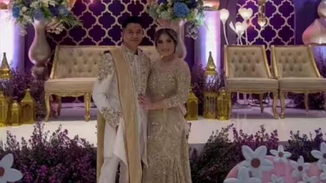 Potret Syukuran Khitanan Anak Adly Fairuz (Instagram/angbeenrishi)