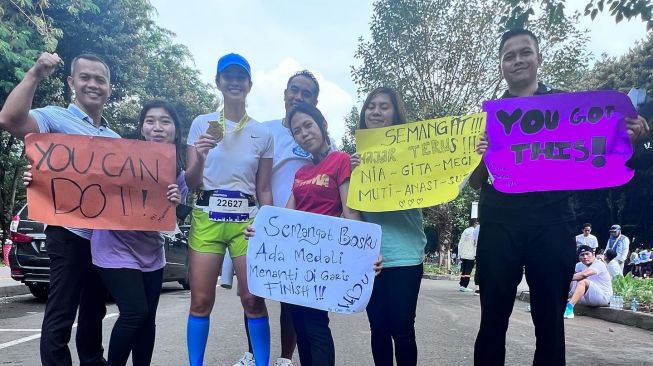 Momen Nia Ramadhani ikut half marathon (Instagram/@ramadhaniabakrie)