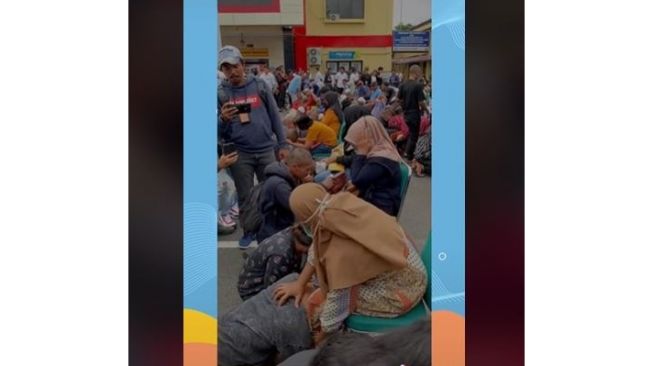 Tangis Pecah Puluhan Pemuda Dipertemukan Orangtua saat Dibebaskan Usai Ditangkap Pesta Miras