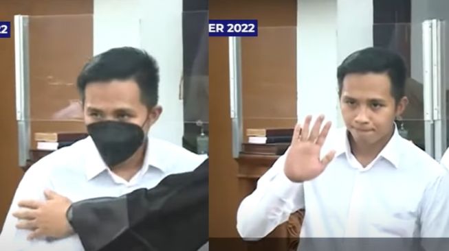 Lebih Gentleman dari Sambo, Bharada Eliezer Pilih Buka Masker di Persidanga