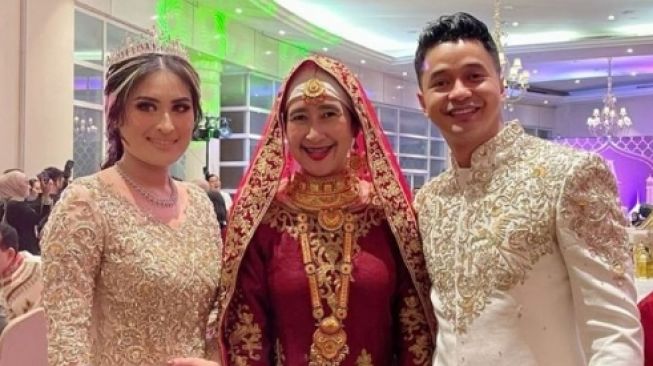 Potret Syukuran Khitanan Anak Adly Fairuz (Instagram/angbeenrishi)