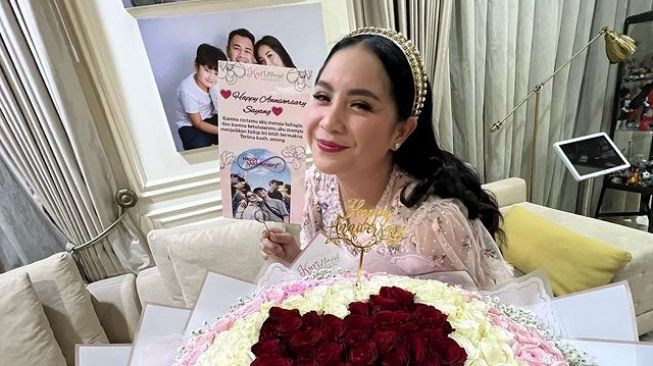 Potret Pesta Ulang Tahun Pernikahan Raffi Ahmad dan Nagita Slavina (Instagram/raffinagita1717)