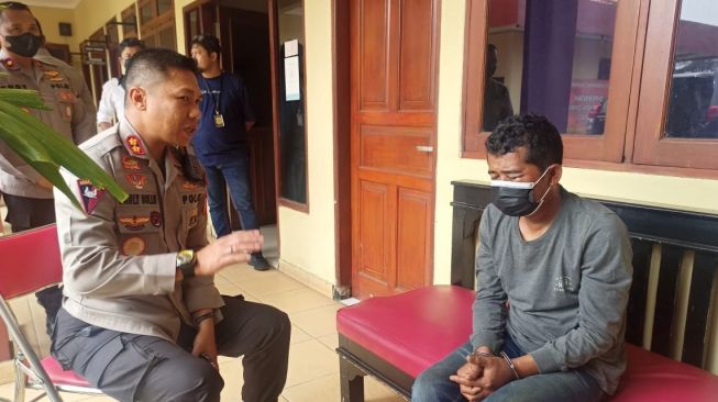 Bejat, Modus Minta Tolong Petikkan Daun, Pria Tunawisma Cabuli Bocah di Ciputat Tangsel