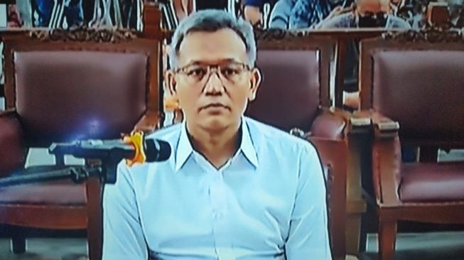 Rangkulan Agus Nurpatria Ke Irfan Widyanto Saat Perintahkan Ganti DVR CCTV Pos Sekuriti Duren Tiga