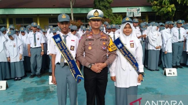 Program Police Goes to School, Polres Solok Lantik Duta Sekolah Keselamatan Berlalu Lintas Bagi Siswa