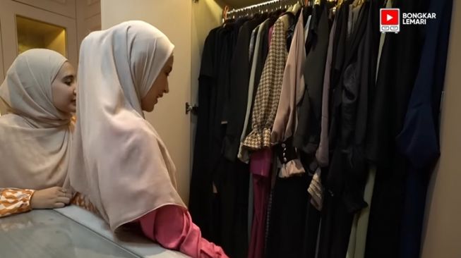 Wardrobe Baru Shireen Sungkar (YouTube The Sungkars)