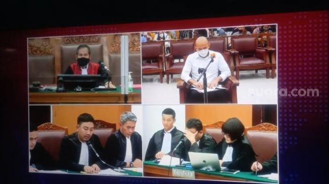 Penampakan terdakwa Baiquni Wibowo saat menjalani sidang kasus obsctruction of justice Ferdy Sambo. (Suara.com/Arga)