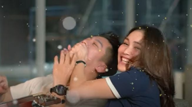 Momen Kebersamaan Ayu Ting Ting dan Boy William (YouTube/ Qiss You TV)