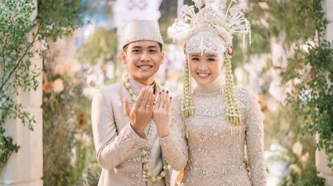 2 Tahun Nikah, Bintang Emon Ungkap Alasan Tunda Momongan