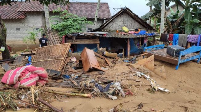 Selain Banjir, Bencana Longsor Terjadi Hampir Bersamaan di 15 Desa di Trenggalek