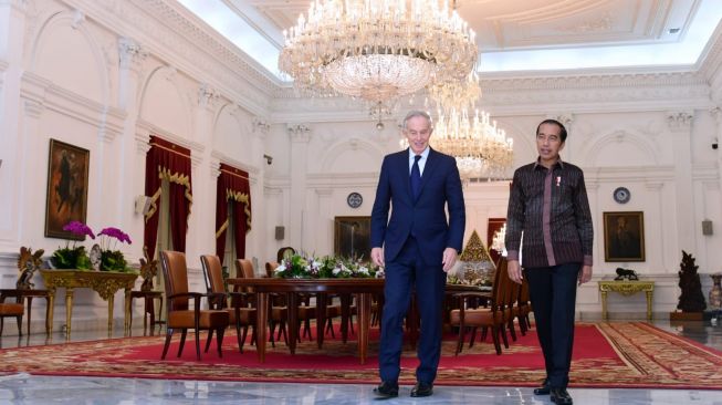 Presiden Joko Widodo atau Jokowi menerima Dewan Penasihat Ibu Kota Nusantara (IKN) Tony Blair di Istana Merdeka, Jakarta pada Rabu (19/10/2022). [Foto: Muchlis Jr - Biro Pers Sekretariat Presiden]