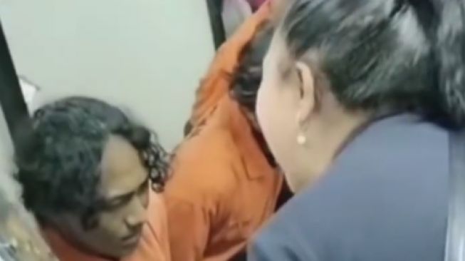 Ibu korban begal di Bekasi mencurahkan amarah dan rasa sedihnya kepada pelaku yang menewaskan anaknya (Instagram @andreli_48)