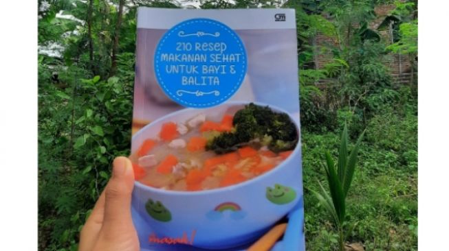 Rekomendasi Buku MPASI yang Wajib Dimiliki Ibu Kekinian