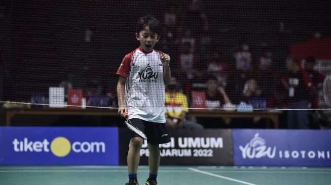 Pebulu tangkis belia, Gerald Angelo Pramudya saat menjalani screening Tahap II Audisi Umum PB Djarum 2022 di GOR Djarum, Jati, Kudus, Kamis (20/10/2022). Dia turun di nomor U-11 Putra. [Dok. PB Djarum]