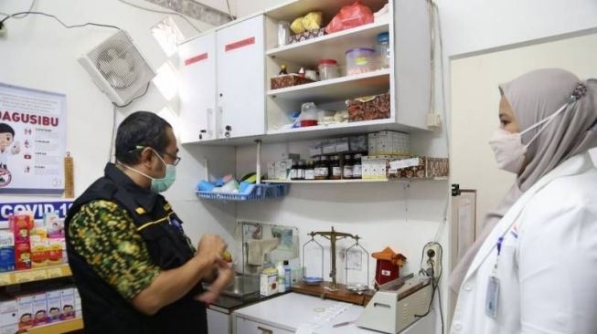 Peredaran Obat Sirup di Tangerang Diawasi, Petugas Sidak Apotek Hingga Klinik