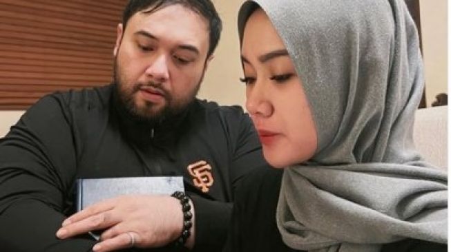 Cita Citata Unggah Foto Bareng Pacar, Warganet Salfok ke Cincin Didi Mahardika di Jari Kelingking