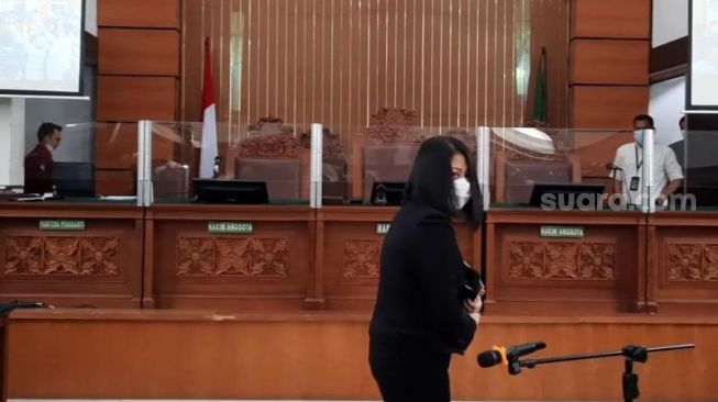 Putri Candrawathi kembali menjalani sidang  kasus pembunuhan berencana Brigadir J dengan agenda pembacaan tanggapan JPU atas eksepsi dalam sidang sebelumnya. (Suara.com/Arga). 