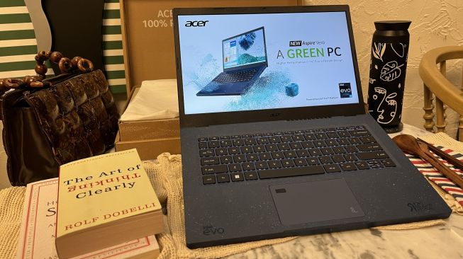 Acer Aspire Vero dari material ramah lingkungan diperkenalkan di Indonesia, Kamis (20/10/2022). [Suara.com/Dicky Prastya]