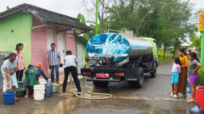 Warga Korban Banjir Banyuwangi Mulai Kesulitan Air Bersih