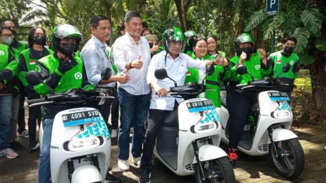 Kurangi Emisi Karbon, Electrum Sediakan Motor Listrik Gogoro dan Gesits untuk Operasional Gojek