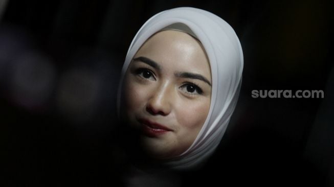 Citra Kirana menjawab kabar berhenti berakting saat ditemui di Hard Rock Cafe, Jakarta Selatan, Jumat (21/10/2022). [Suara.com/Oke Atmaja]