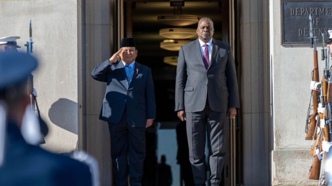 Menteri Pertahanan Republik Indonesia Prabowo Subianto menemui Menteri Pertahanan Amerika Serikat Lloyd J. Austin III di Gedung Pentagon, Virginia, Amerika Serikat, Kamis (20/10/2022) pagi. (Dok. Tim Media Prabowo)