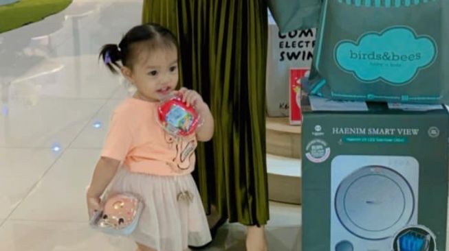  Potret Arsila Anak Zaskia Gotik (Instagram/@zaskia_gotix)