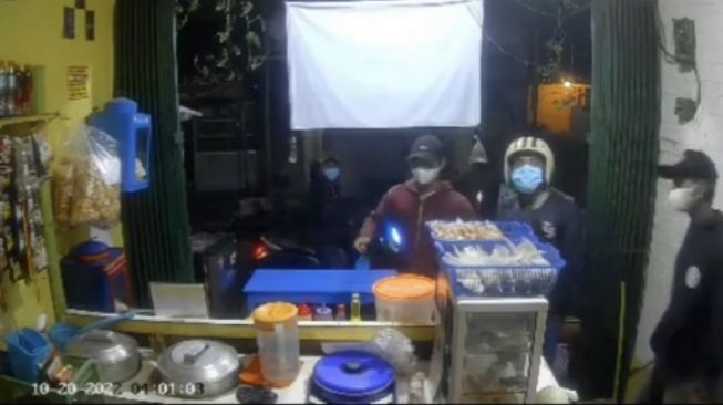 Sejumlah Bandit Bersajam Rampok Warkop di Kembangan Jakarta Barat, Pelaku Sempat Rusak CCTV