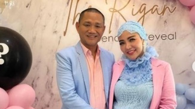 Bella Shofie Gelar Gender Reveal, Bagi-bagi Uang 500 Dollar ke Karyawan