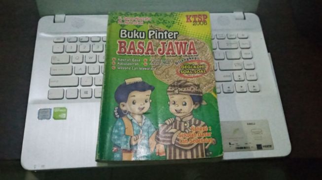 Kembali ke Akar, Kembali ke Sumber, Ulasan Buku Pinter Basa Jawa