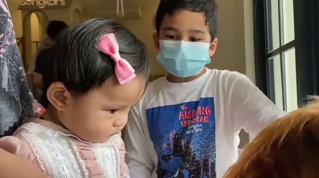 Momen Ameena Playdate Bareng Ukkasya (YouTube/The Sungkars)